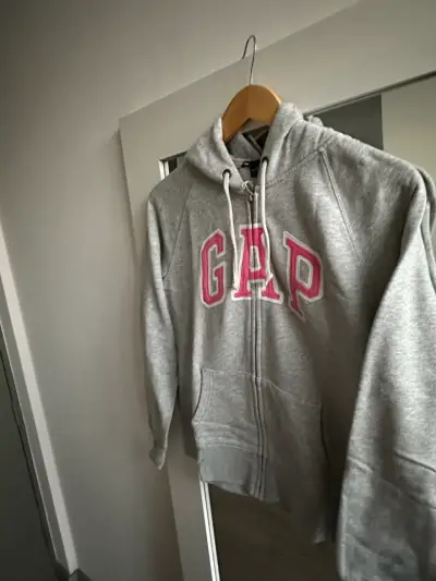 Polerón con capucha GAP gris y rosado - miniatura 1
