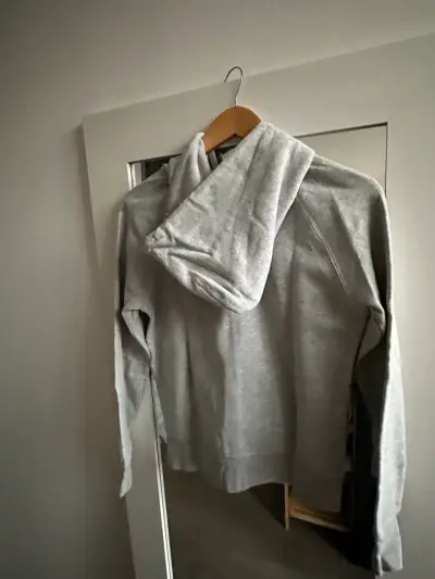 Polerón con capucha GAP gris y rosado - miniatura 3
