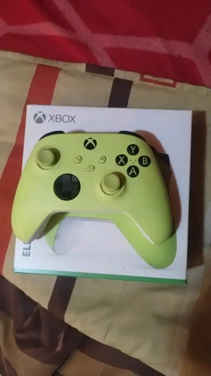 Control Xbox inalámbrico color verde - 1