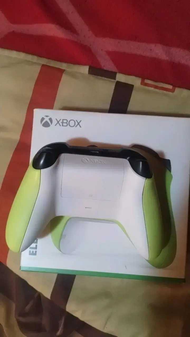 Control Xbox inalámbrico color verde - 2