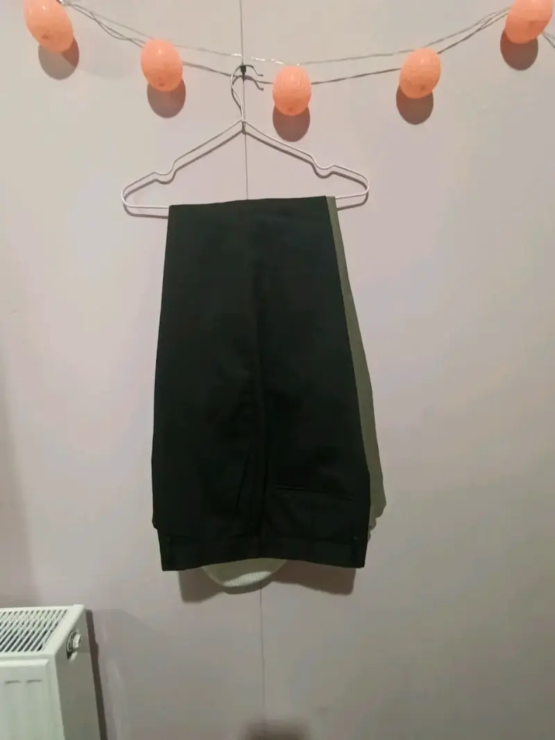 Pantalón de vestir gris con franjas negras - 3