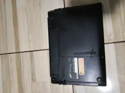 Notebook Samsung usado en buen estado - miniatura 5