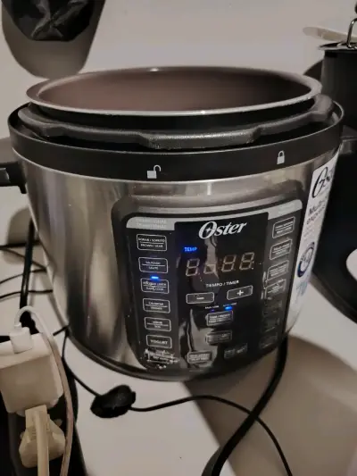 Olla a presión eléctrica Oster multifuncional - miniatura 1