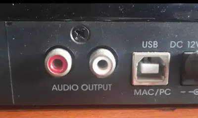 Tocadiscos Ion con tapa protectora - miniatura 5