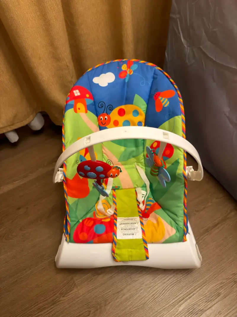 Silla mecedora para bebé colorida - 1