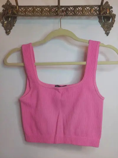 Top corto rosado marca Zara - miniatura 1