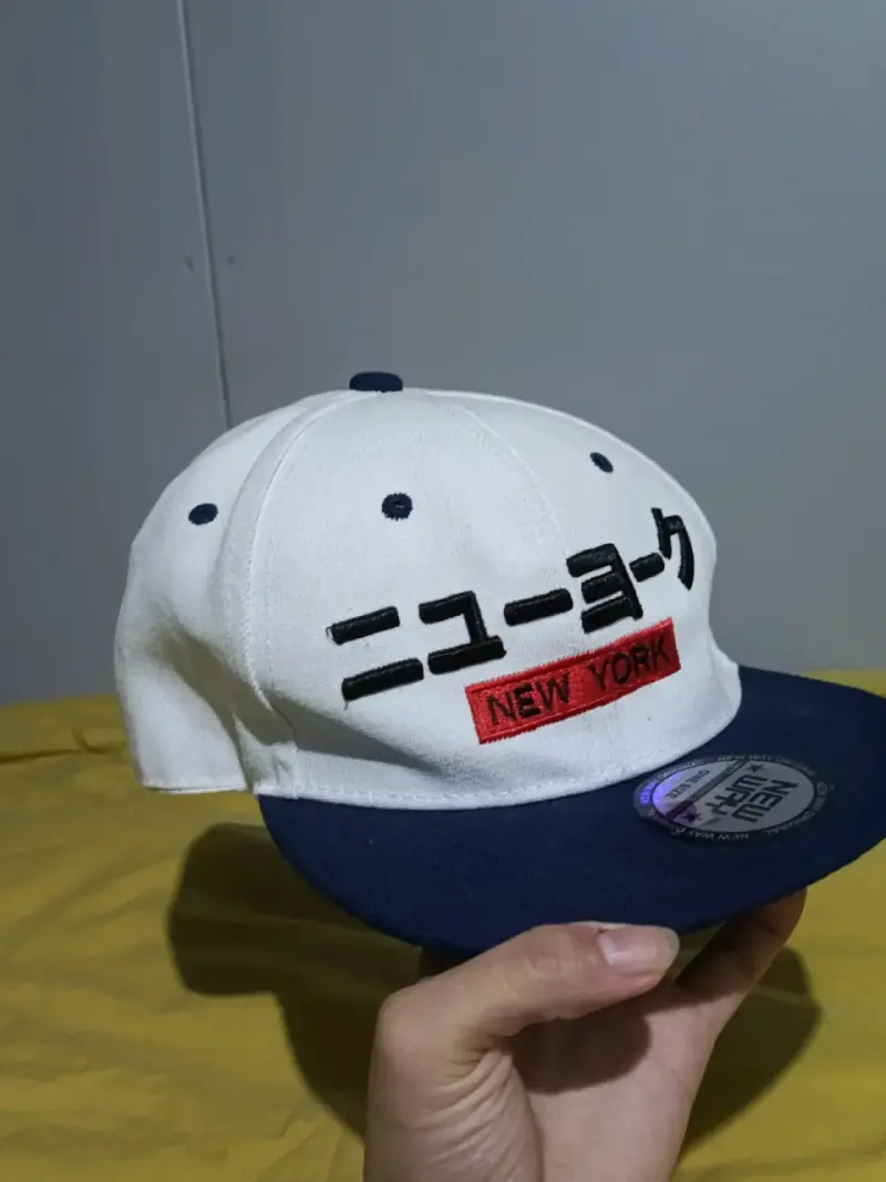 Gorra estilo New York blanca y azul - 3