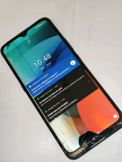 Smartphone Motorola pantalla dañada para reparació - miniatura 2