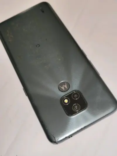 Smartphone Motorola pantalla dañada para reparació - miniatura 3