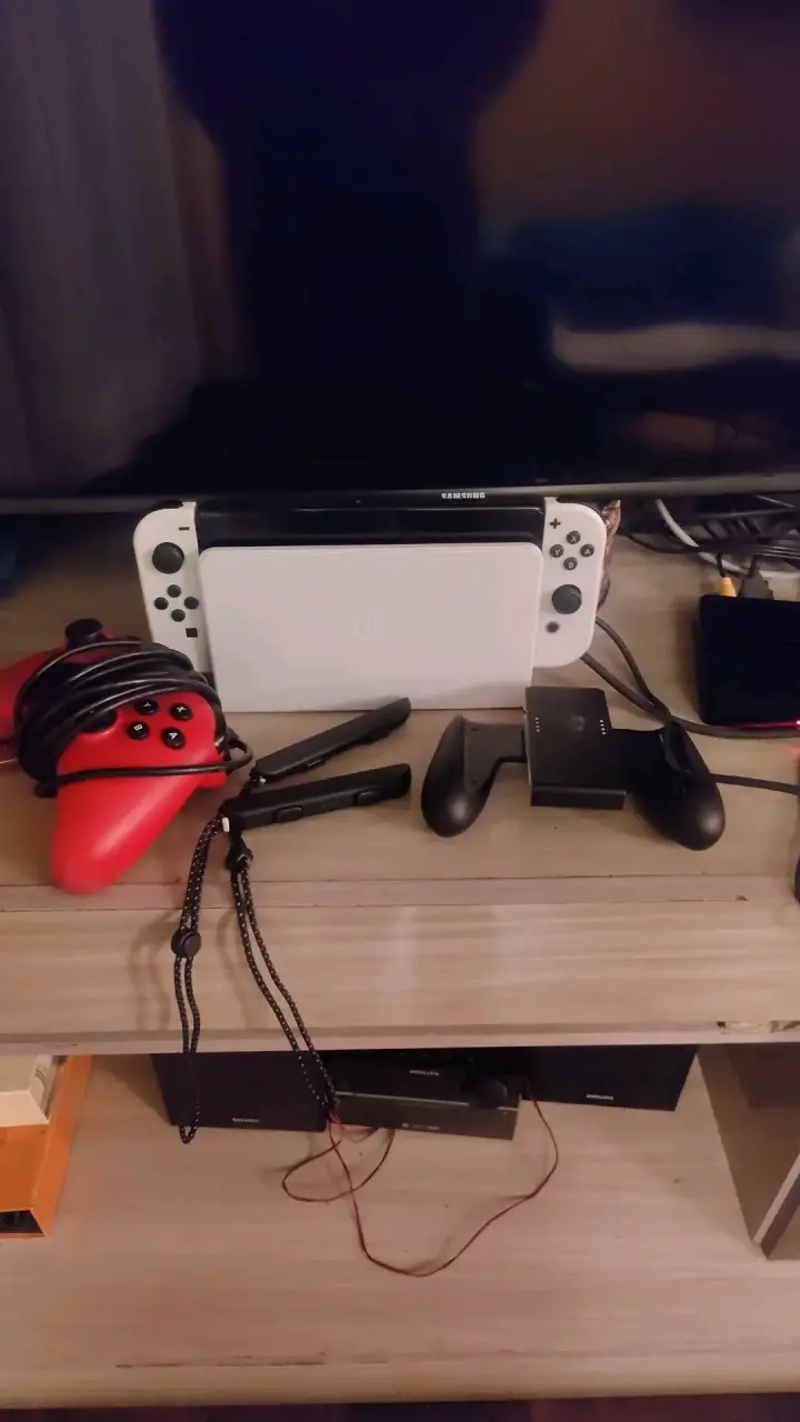 Consola Nintendo Switch OLED con accesorios - 1