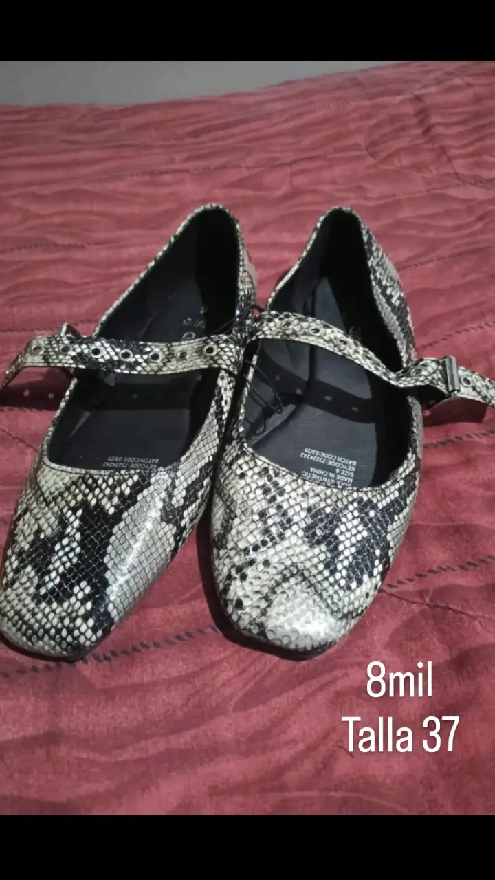 Zapatos planos de serpiente talla 37