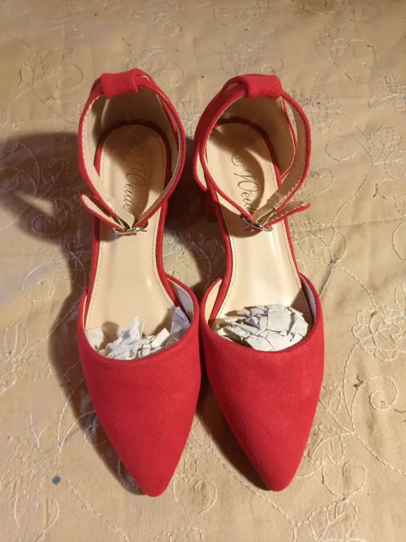Zapatos de tacón rojo con correa - 2