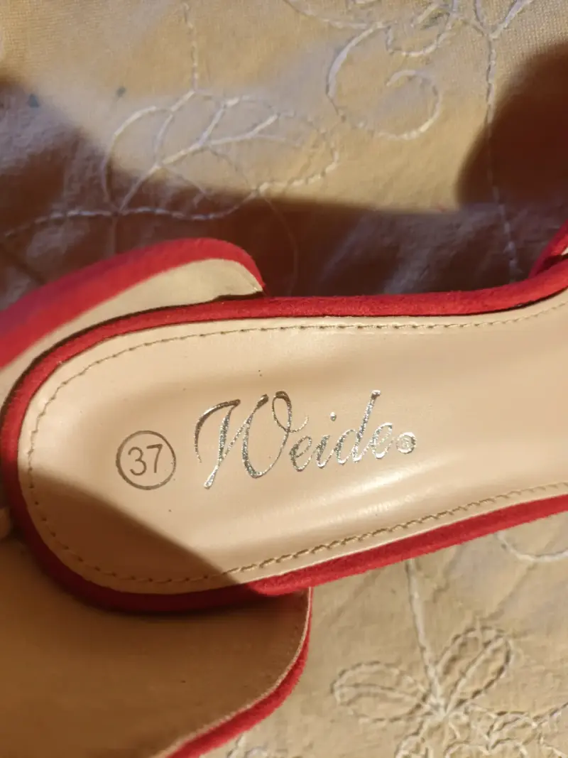 Zapatos de tacón rojo con correa - 4