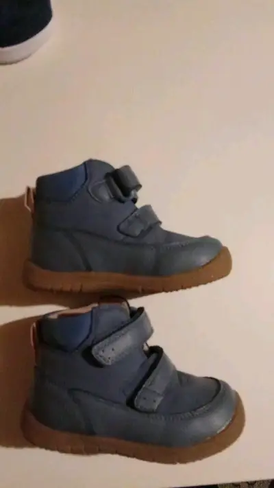 Botines infantiles azul con velcro - miniatura 1