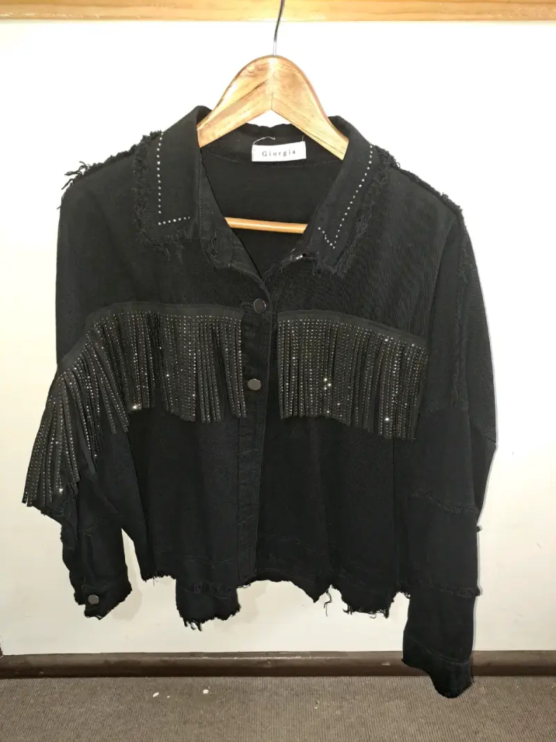 Chaqueta M-L negra con flecos y tachas Giorgia - 1