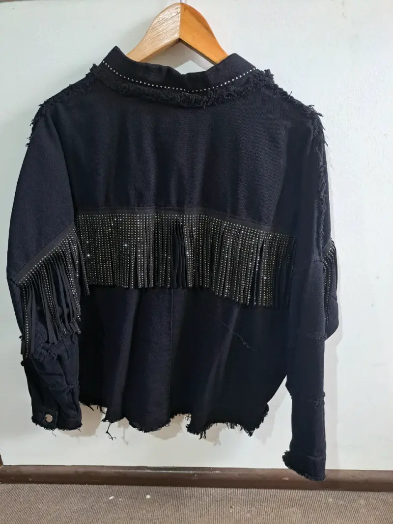 Chaqueta M-L negra con flecos y tachas Giorgia - 2