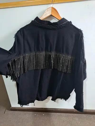 Chaqueta M-L negra con flecos y tachas Giorgia - miniatura 3