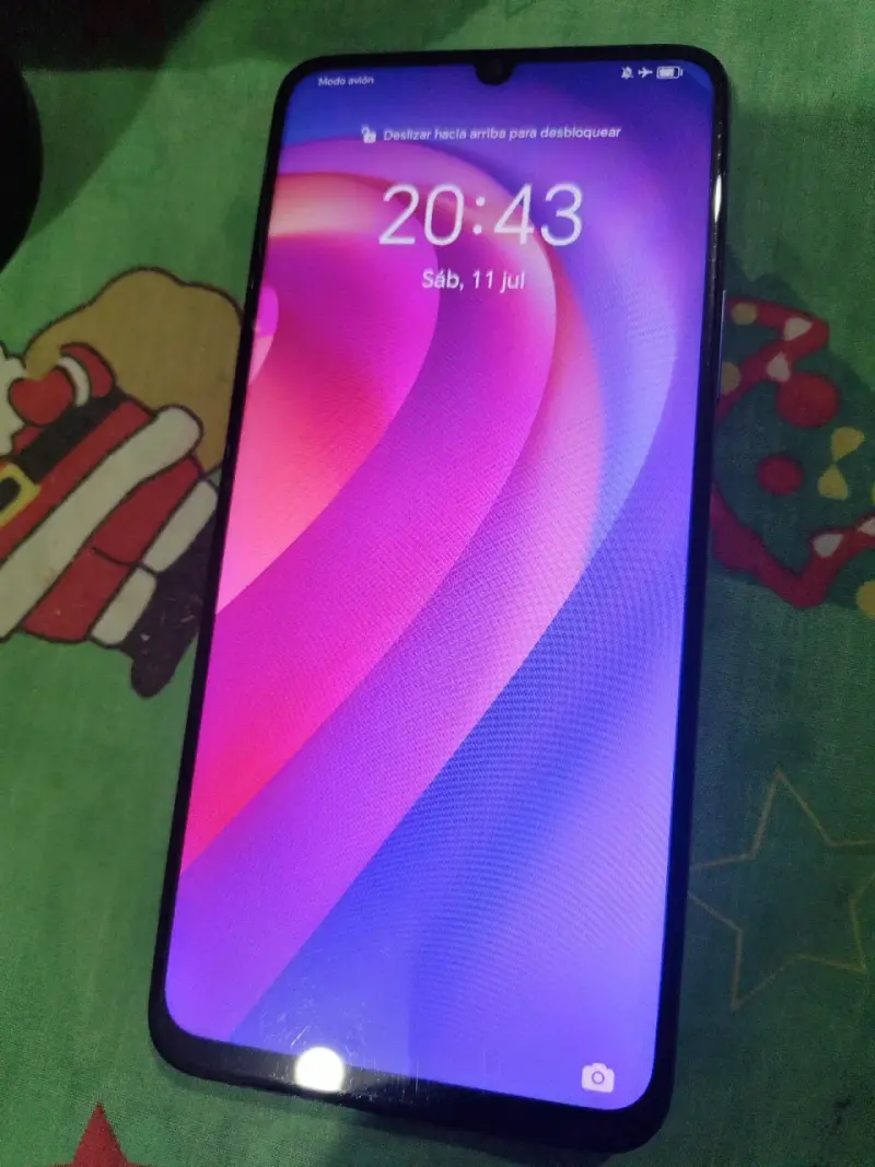 Smartphone con pantalla grande y diseño moderno - 1