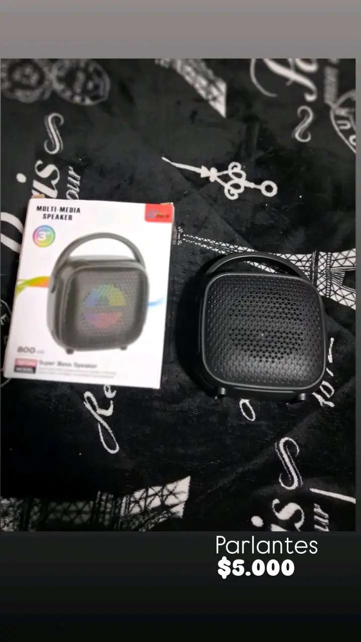 Parlante multimedia portátil con luces LED