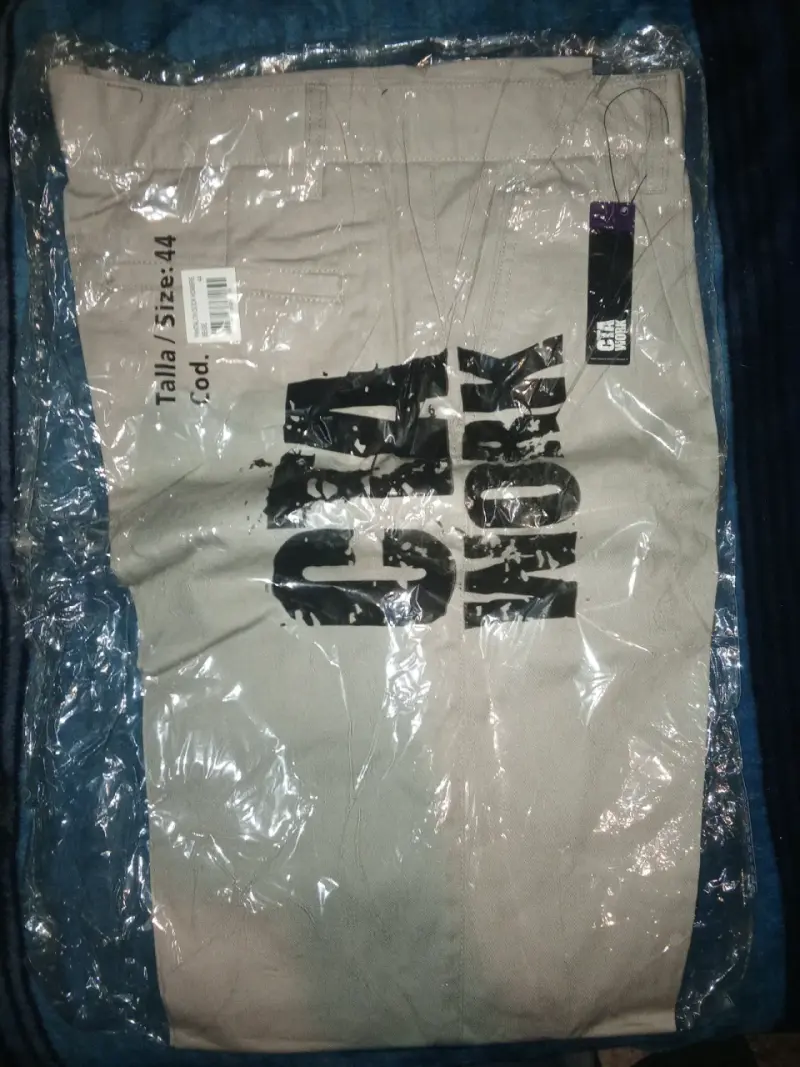 Pantalón marca "CTAWORK" talla: 44. - 2