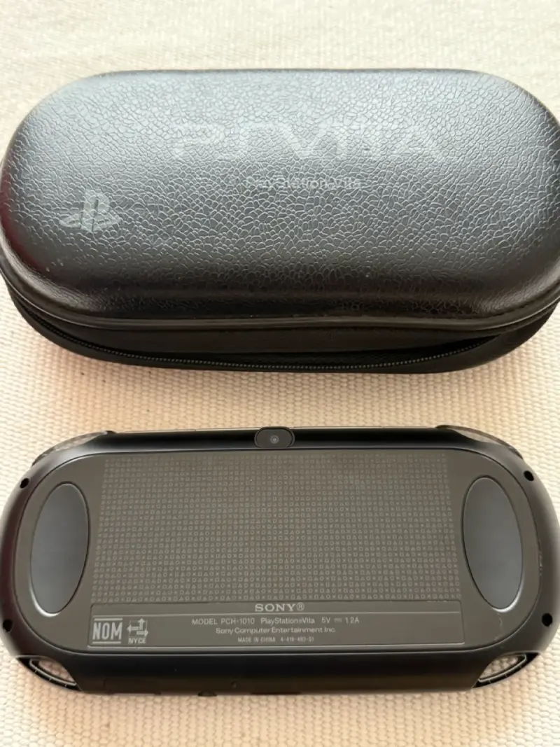 Consola portátil Sony PS Vita con estuche - 5