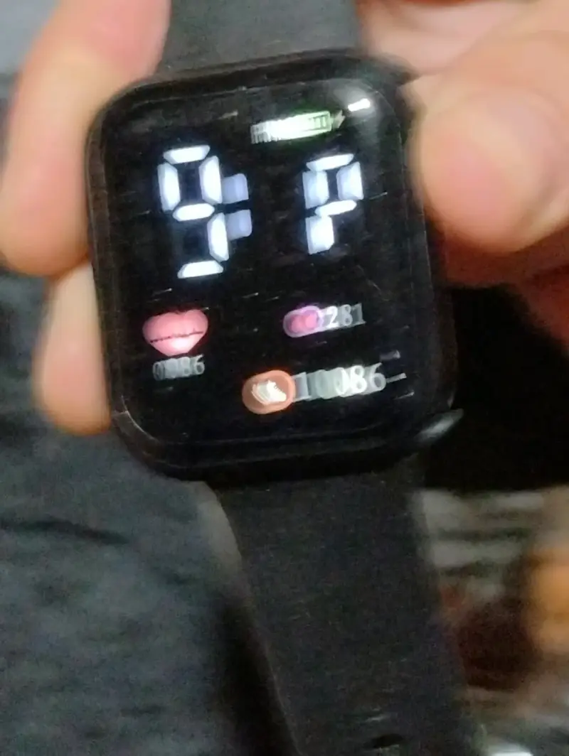 Reloj de pulsera verde con correa de cuero - 3