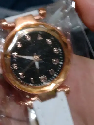 Reloj de pulsera verde con correa de cuero - miniatura 4