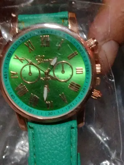Reloj calculadora digital negroy flores eternas - miniatura 2