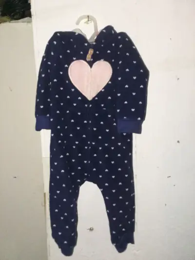 Chaqueta de bebé rosada con capucha - miniatura 3