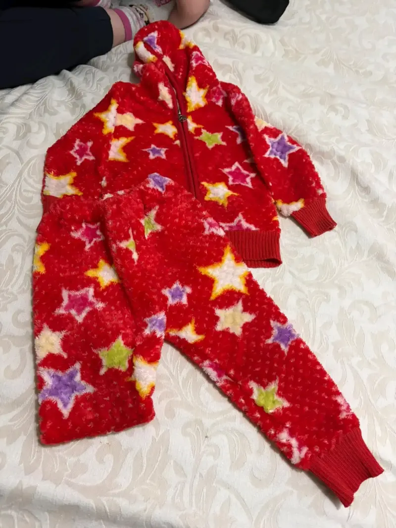 Chaqueta de bebé rosada con capucha - 4