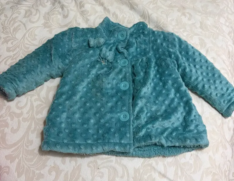 Chaqueta de bebé rosada con capucha - 5