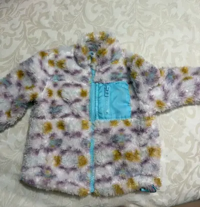Chaqueta de bebé rosada con capucha - miniatura 6