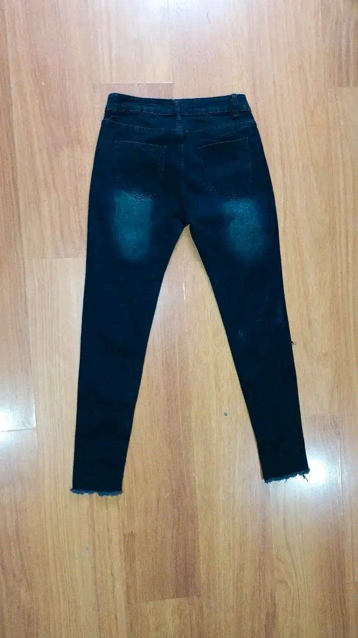 Jeans negros desgastados para mujer - 2