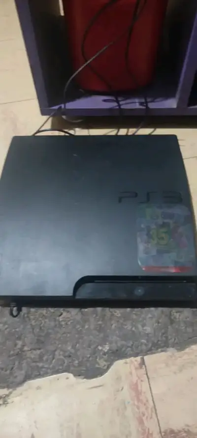 Consola PS3 en buen estado - miniatura 1
