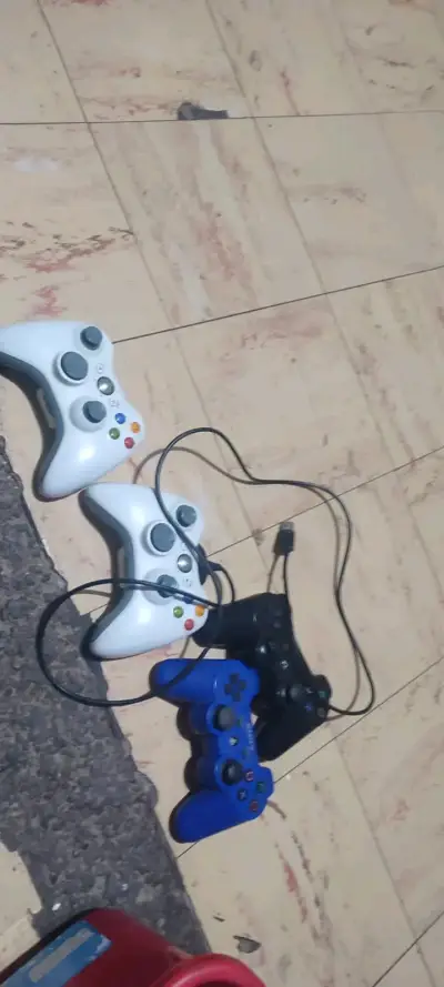Consola PS3 en buen estado - miniatura 2