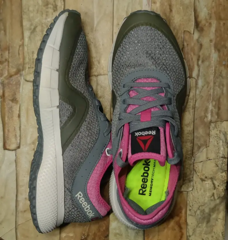 Zapatillas deportivas Reebok gris y rosado - 1