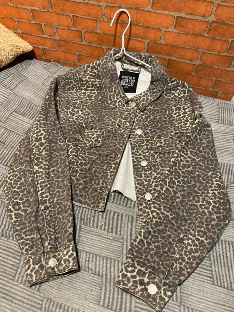 Chaqueta corta estampado leopardo Rolly Go