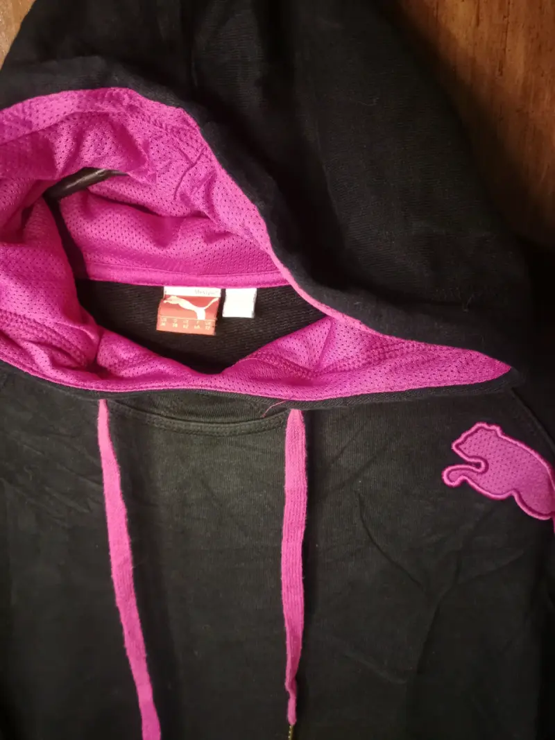 Polerón con capucha Puma negro y rosado - 4