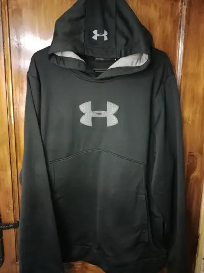 Polerón Under Armour negro con capucha - miniatura 1