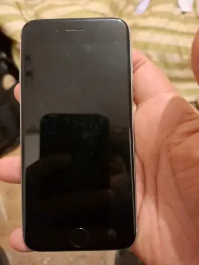 Se vende iphone 6s en perfecto estado - miniatura 1