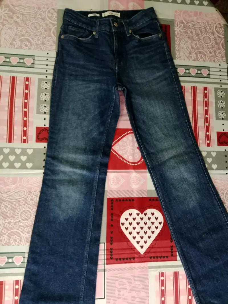 Jeans azul oscuro para mujer