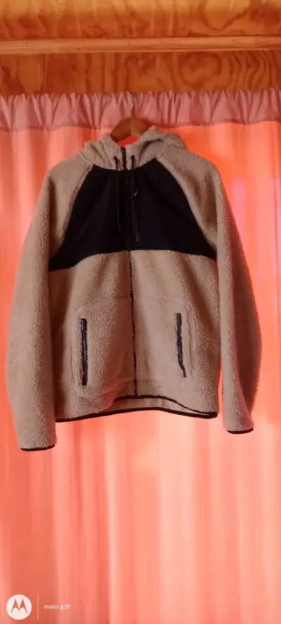Polar con capucha beige y negra - miniatura 1