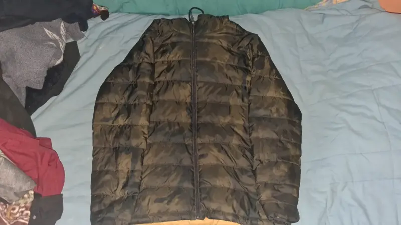 Chaqueta acolchada negra para invierno - 1