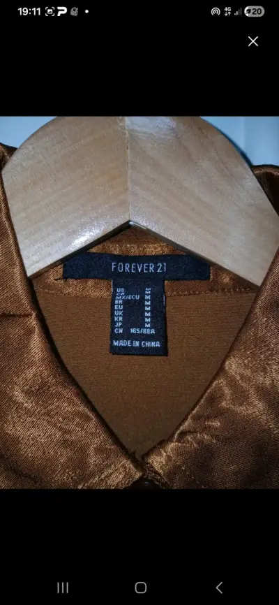 Blusa satinada color dorado para mujer - miniatura 2