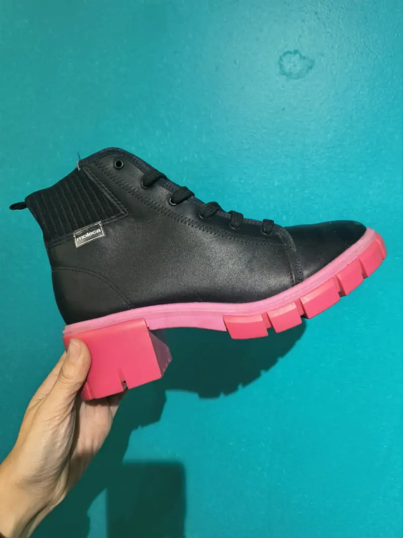 Botines negros con suela rosa Moleca - 1