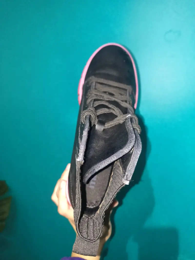 Botines negros con suela rosa Moleca - 3