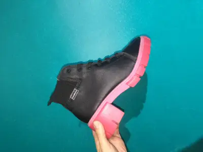 Botines negros con suela rosa Moleca - miniatura 4