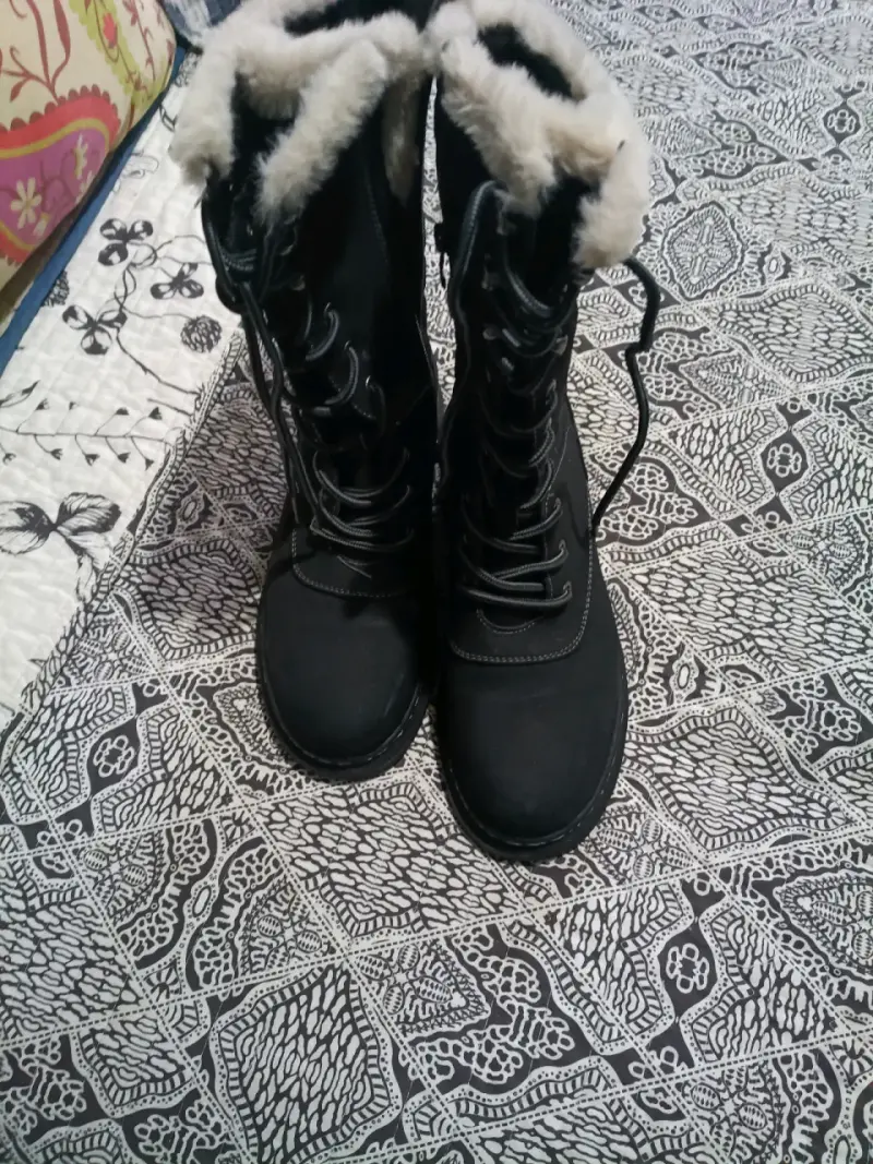Botas negras con forro de lana - 2