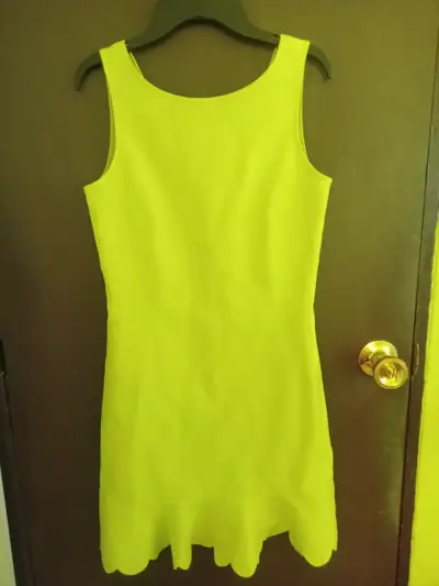 Vestido amarillolimón  sin mangas elegante - miniatura 1