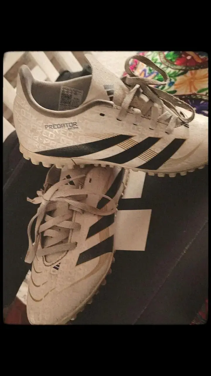Zapatillas de fútbol Adidas Predator blancas - 1